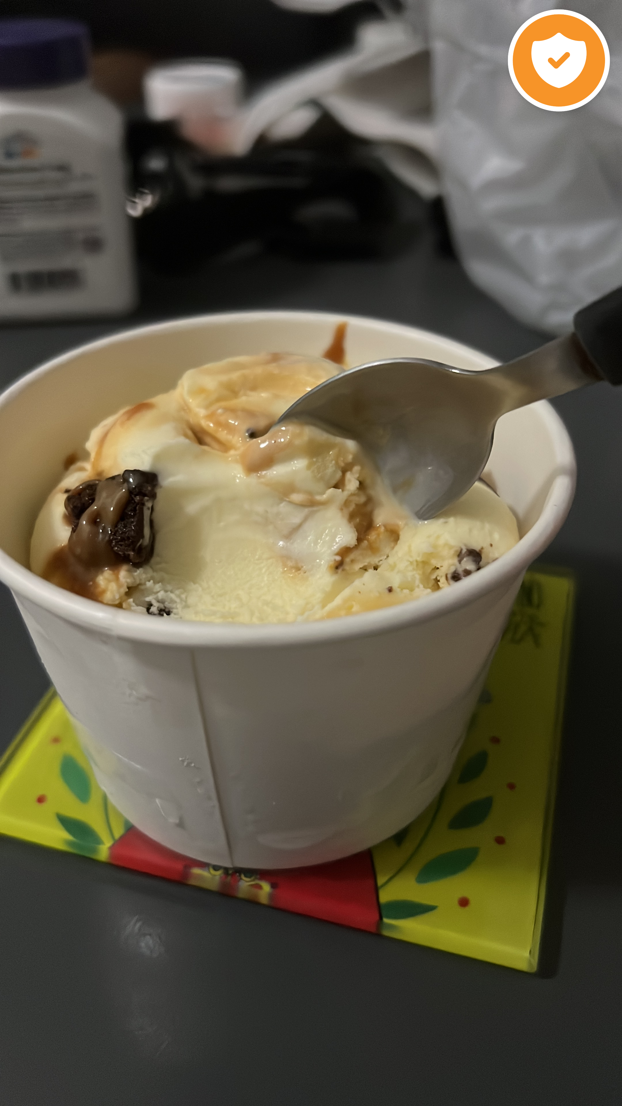 Helado de brownies
